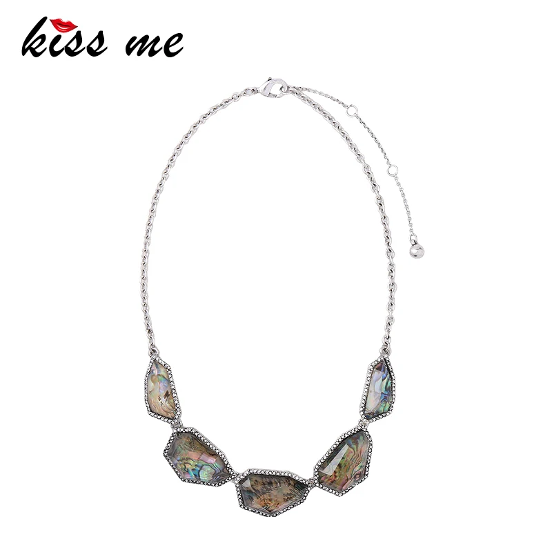 

KISS ME Rhinestone Shell Paper Irregular Statement Necklace 2018 Popular Alloy Short Chain Vintage Necklaces for Women Accessory