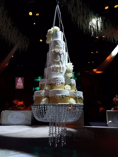 Diameter-60cm-23-6-Wedding-Cake-Stand-Transparent-Crystal-beads-Acrylic-Main-table-Decoration.jpg_640x640