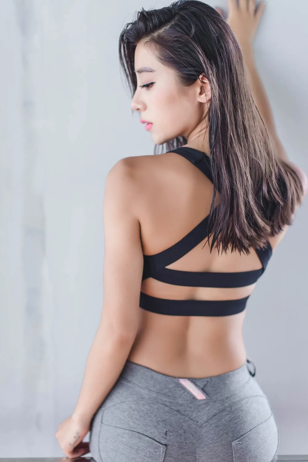 2016 сексуальные упражнения тренировка Топ для женщин фитнес безрукавка открытая спина крест лифчик топ с подкладкой короткий жилет Yuga