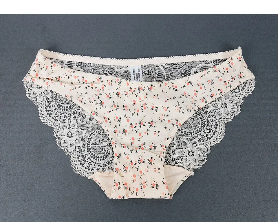 2 seamless underwear