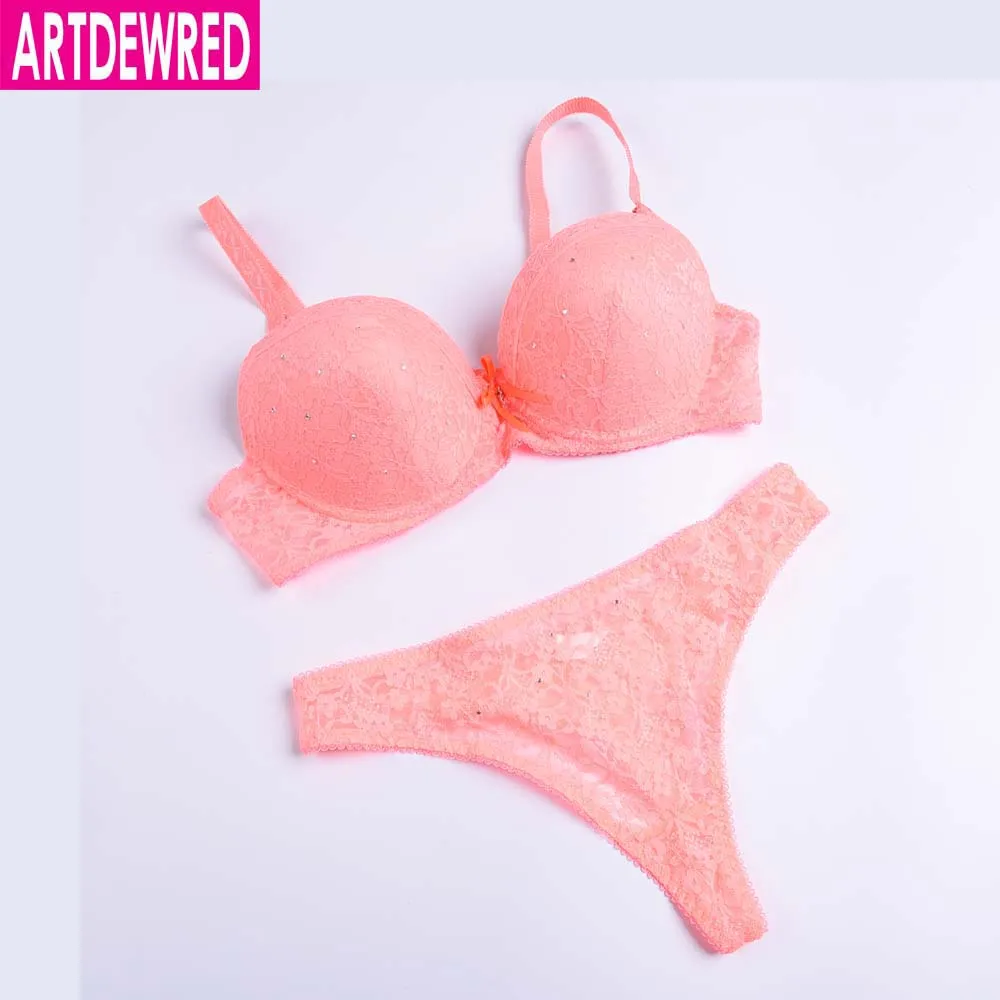 Стринги бюст. Застежки для нижнего белья. Комплект нижнего белья со стрингами. Стринги бюст. Стринги бюст.