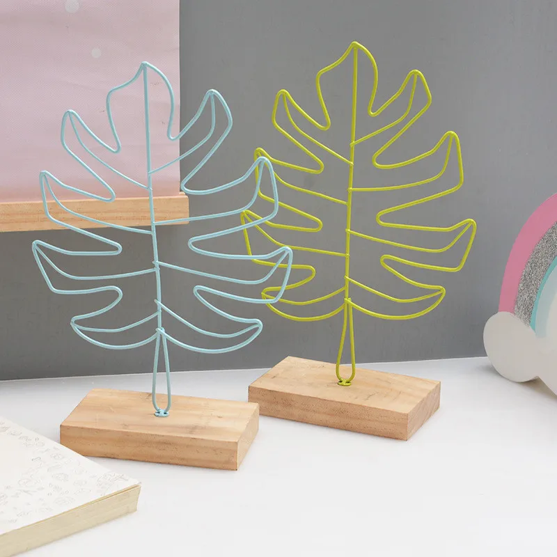 

Nordic Iron Leaf Wood Base Decorative Home Decor Figurines Modern Originality Desktop Shelf Simple Decoration Crafts Miniatures