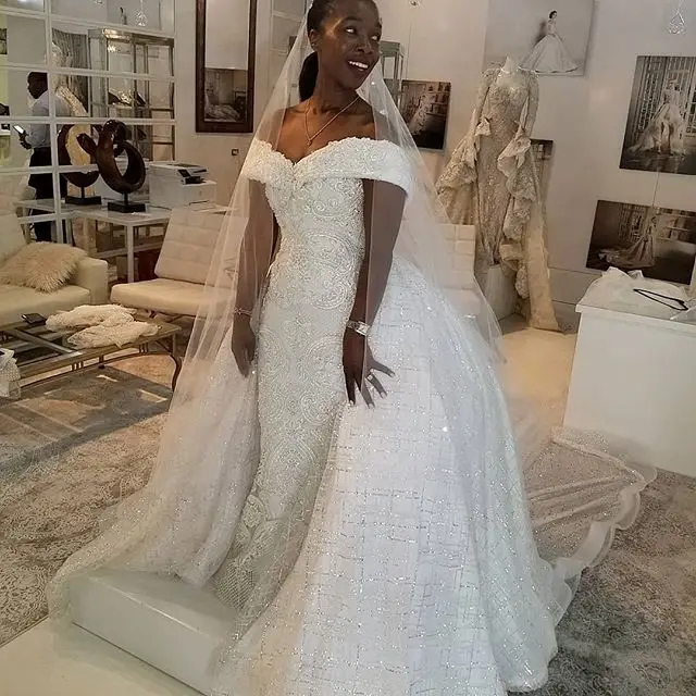 

Sexy Lace Mermaid Wedding Dress With Detachable Train 2019 Off Shoulder Open Back South African Bridal Gowns With Chapel Veil