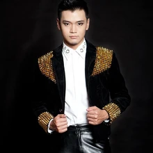 Мужская новая стильная модная черная красная Мужская певица Dj тонкий джентльмен вечерние Dj DS костюм Блейзер с заклепками Танцующая джазовая куртка Мужское пальто