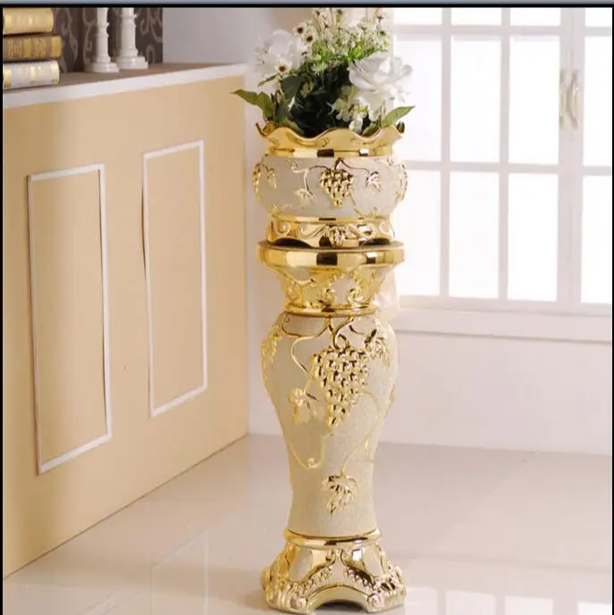 

The European living room is decorated with Roman column flower-pot ceramic vase for large flower design