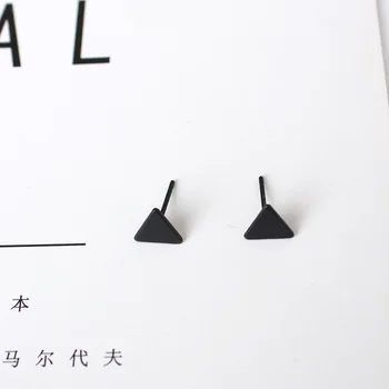 

Fashion New Gold / Black Mini Breath Wild Triangle Pattern Rotating Earrings Mini Earrings Women Jewelry Wholesale