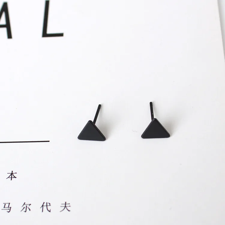 

Fashion New Gold / Silver / Black Mini Breath Wild Triangle Pattern Rotating Earrings Mini Earrings Women Jewelry Wholesale