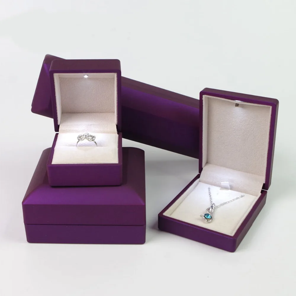 

1PC LED Light Piano Bakes Lacquer Fashion Jewelry Box Ring Box Gift Box Jewelry Organizer Wedding Gifts Jewelry Display
