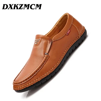 

DXKZMCM Handmade Soft Moccasins Men Loafers Casual Genuine Leather Shoes Men Flats Driving Shoes