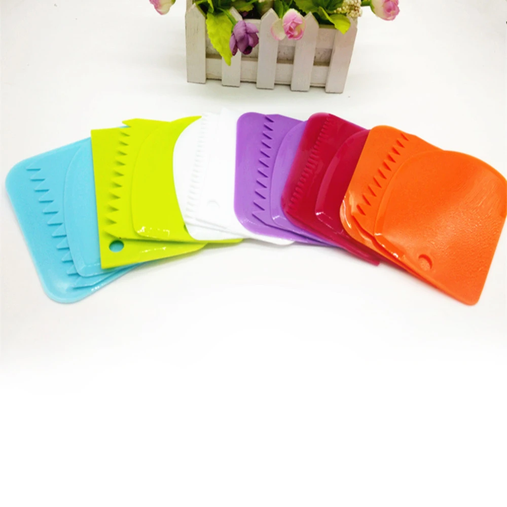 

Kitchen Tools Plastic Cake Smoother Cake Scraper Set Different Shapes 3PCS/Set High-quality Cake Modeling Tool Suite TSLM1