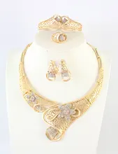Las mujeres de Oro Plateado Nuevo Diseño de Cristal Austriaco Flor Del Banquete de Boda de África Dubai Sistemas de La Joyería Collar Anillo Del Pendiente Del Brazalete