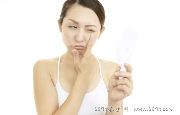 压力、肥胖让成人痘狂冒痘痘 控好皮脂腺关键你知道吗