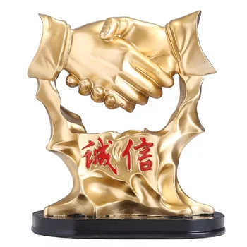 

Europe Honest Gold Hand Model Ornaments Resin Art Crafts Creative Handshake Sculpture Home Office Desktop Decor Business Gifts