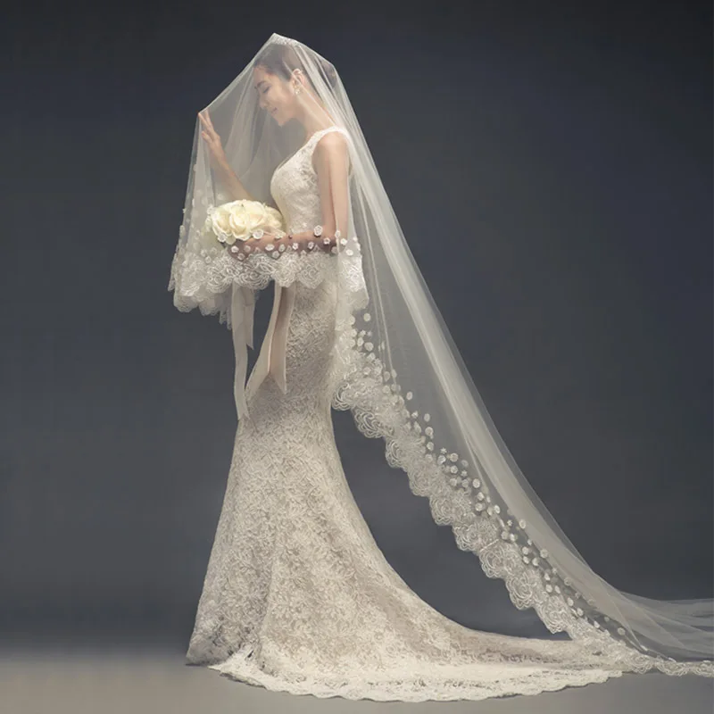 2016 new bride wedding veil exported to Europe and 3.5 meters long can be customized multi-lace veil trailing Korean new cathedral length wedding veil long 3 meters one layer lace appliques free comb white ivory custom bridal veil