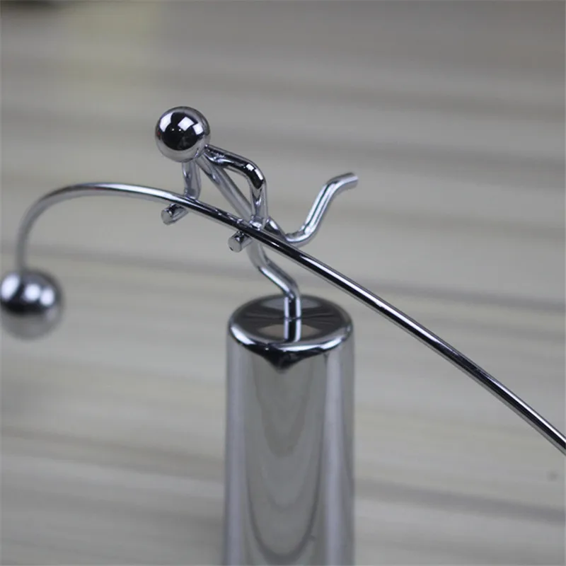 

Creative gift 3D Fun Weightlifter Kinetic Art Swing Perpetual Motion Dynamic Balancing Instrument roly-poly Home Office Desk dec