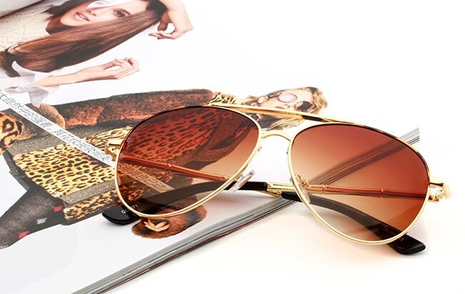2018 Luxury brands Fashion Metal Square Italy Sunglasses Women  Glasses Large square Sun Glasses Classic Lady Eyewear UV400