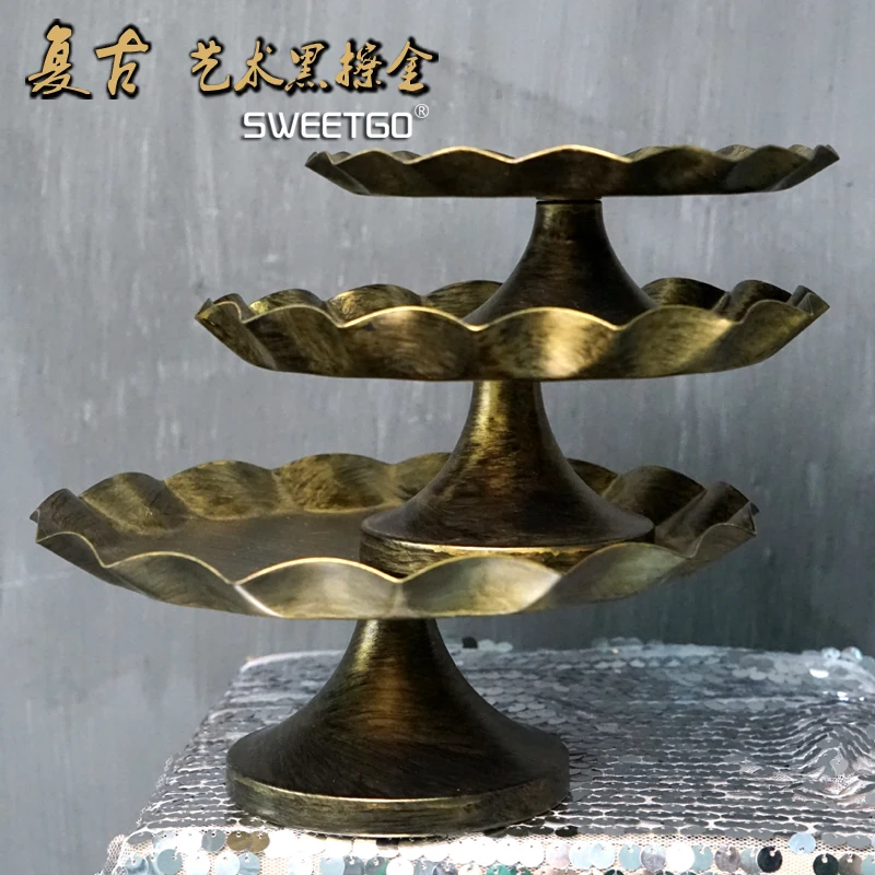 

1 Pcs European Vintage Iron Golden Wedding Party Decorative Cake Stands Fruit Dessert Plate Pan Tray