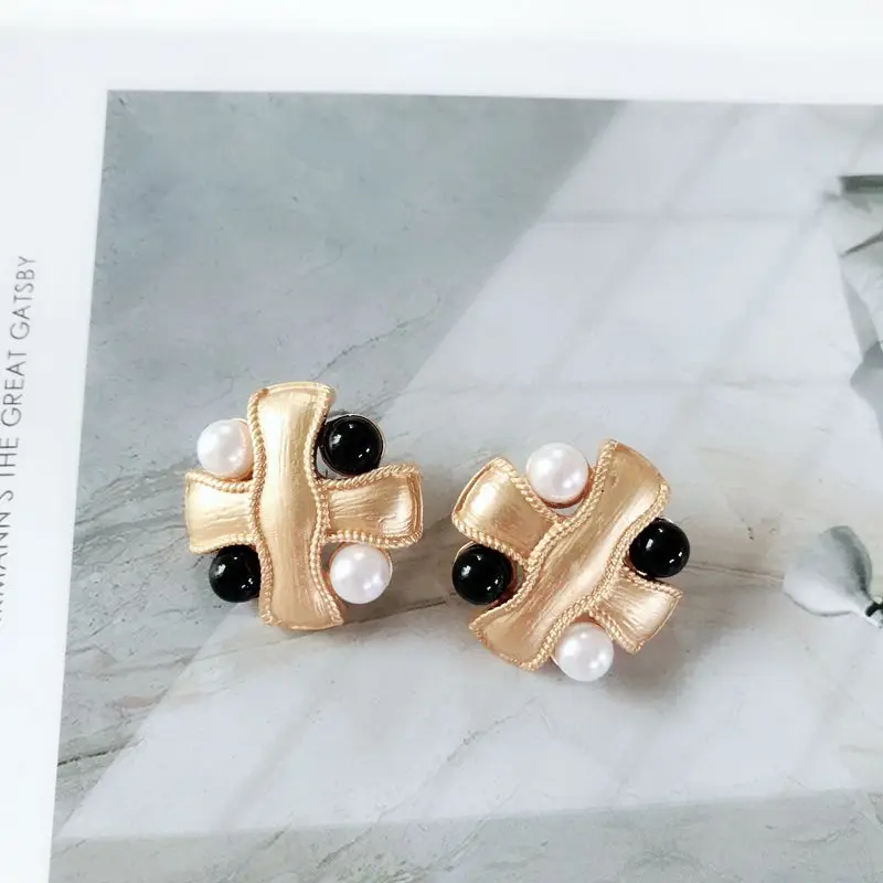 

Free Shipping New Sweet Cross Pearl Black Beads Alloy Earring