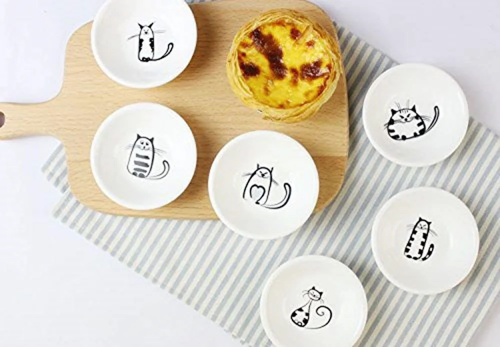Yardwe 6pcs Super Cute Cat Ceramic Sauce Dish Mini Side Seasoning Dish Sushi Soy Dipping Bowl Round