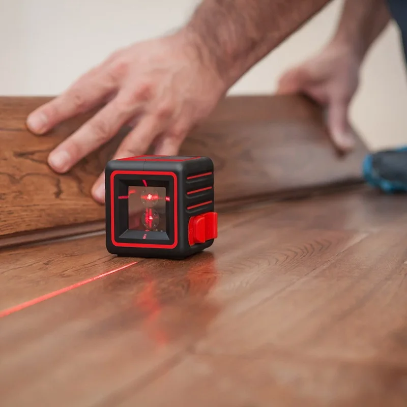 Лазерный уровень автоматический ADA Cube Professional Edition (рабочий диапазон 0-20 м, точность 0,2 мм/м, длина волны 635 нм, проекция лазера 2 линии, класс защиты IP54, в комплекте штатив и чехол)