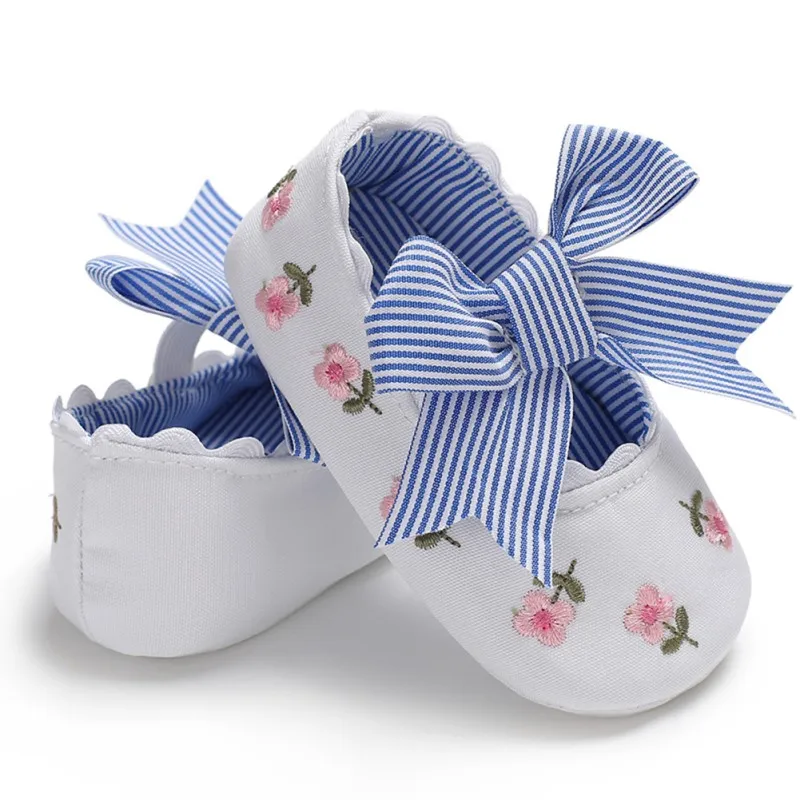 Мода вышитые цветок туфли принцессы для малышей для маленьких девочек большой бант, мягкая подошва Мокасины для новорожденного обувь