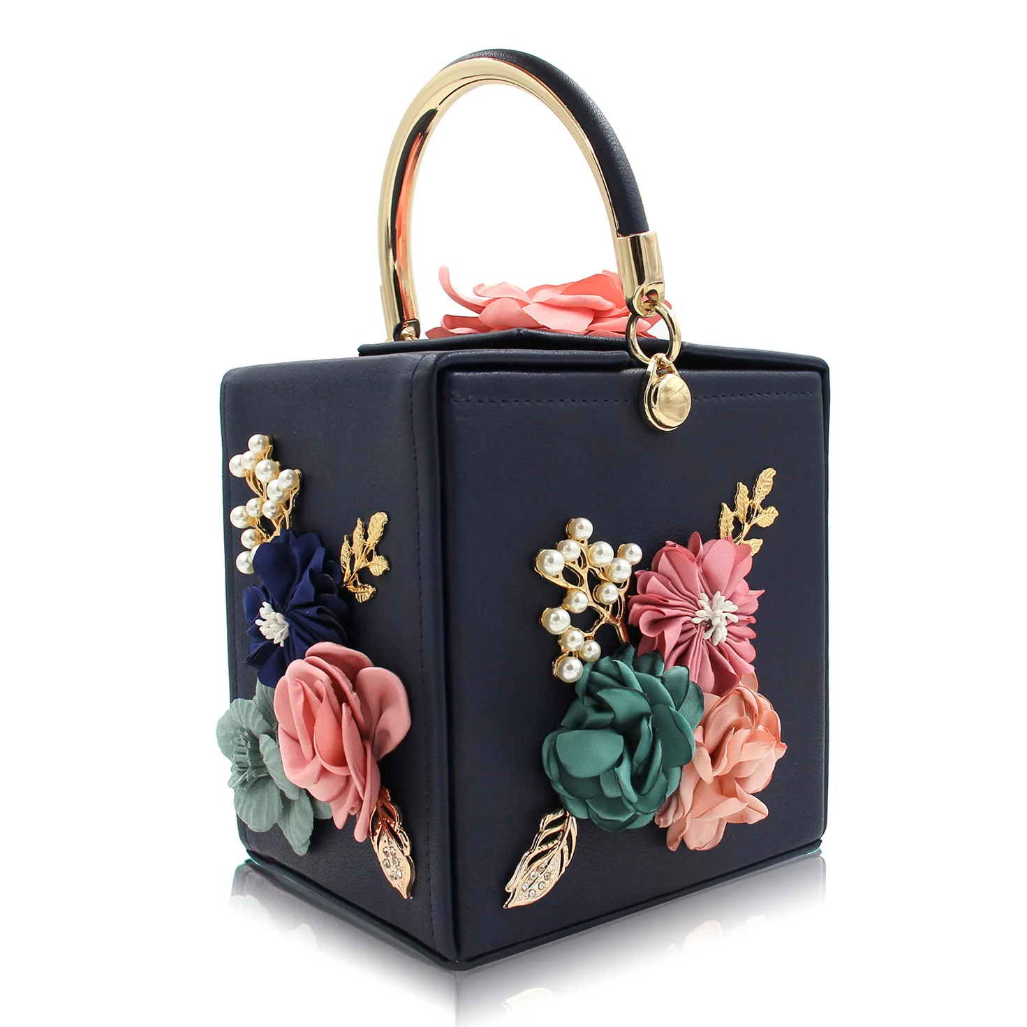 

2019 European and American popular flower square dinner bag high-end Pearl embroidered diamond box bag hand-held bag
