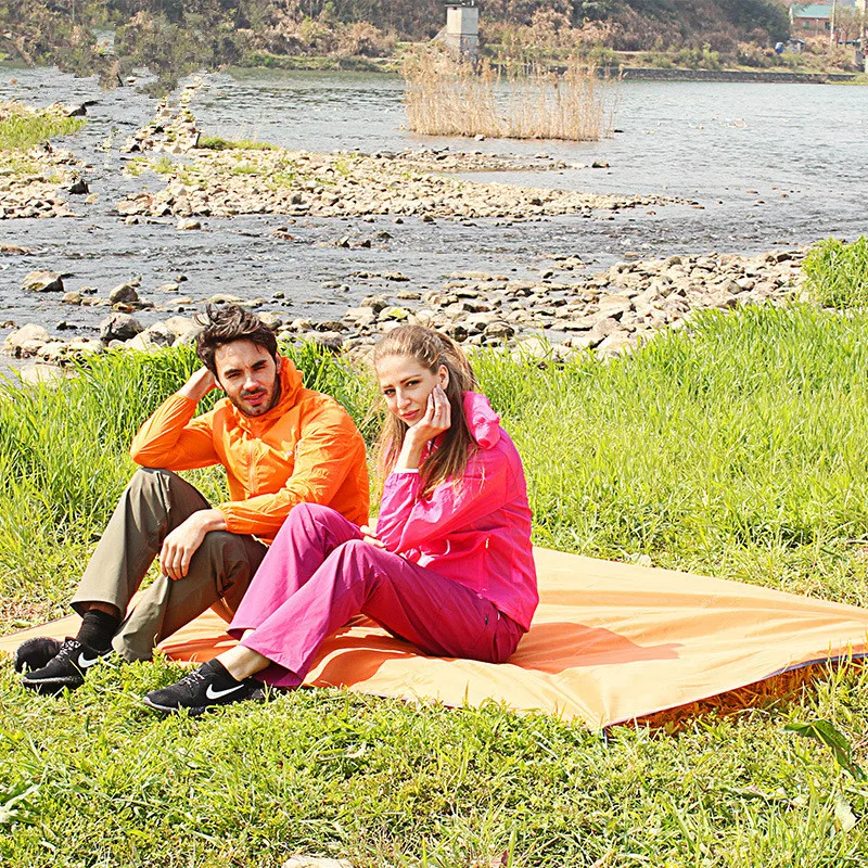 

1 Piece Foldable Camping Mat Waterproof Beach Mat 200*150cm and 200*200cm Portable Oxford Picnic Mat Outdoor Camping Equipments
