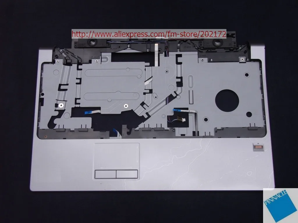 

Ноутбук серебристый Упор для рук с тачпадом, динамики M952C 0M952C для Dell Studio 1735 "B"