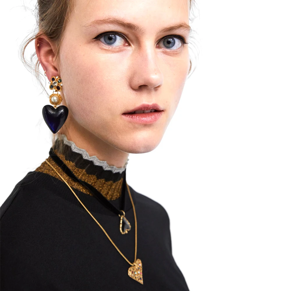 888