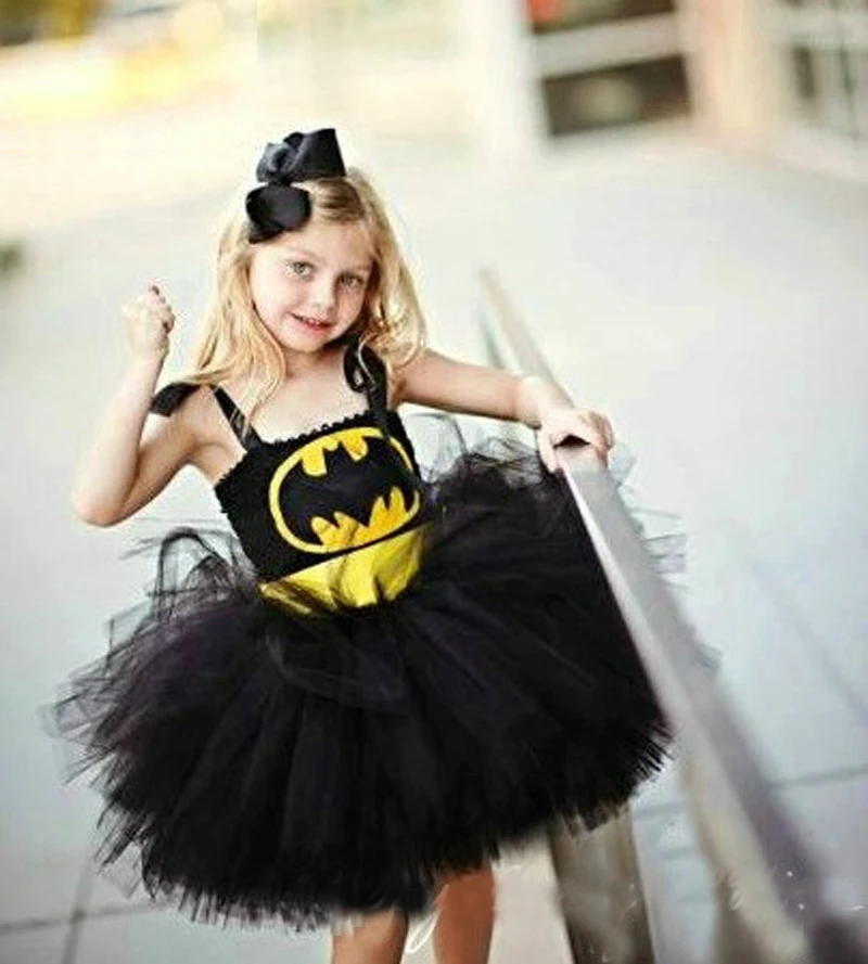 Последние ребенка вязать Черный Бэтмен платье для девочек с бантом костюмы на Хэллоуин для детей Платья для малышей летние костюмы