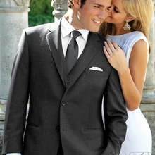 На заказ мужчины тонкий костюм, приспособленное мужскую заказ костюм темно-серый бизнес / свадебные костюмы, сделанные на заказ билетов карманный смокинг уголь мужской костюм