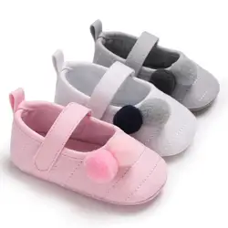 2018 летние для маленьких девочек обувь небольшой свежий Помпон украшения для девочек принцесса первые ходоки маленьких обувь три Цвета Мода