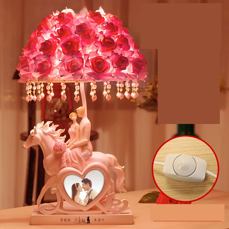 Модная настольная лампа пара обнимающих влюбленных для верховой езды украшения гостиной Абажур Настольная лампа для спальни Lamparas De Mesa - Цвет абажура: A