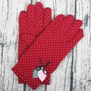 

Women's autumn and winter warm gloves handmade Outdoor cold riding Knitting dots and velvet belt flowers mittens for women