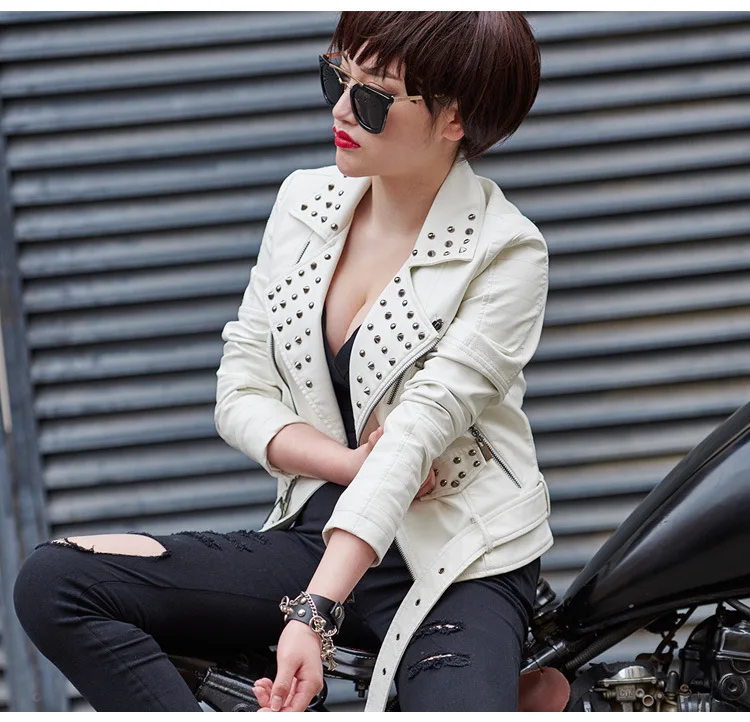 Черные, красные, белые кожаные куртки для мотоцикла с заклепками размера плюс 3XL 4XL модные женские короткие пальто