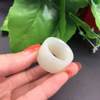 

Exquisite and nephrite fashion means/