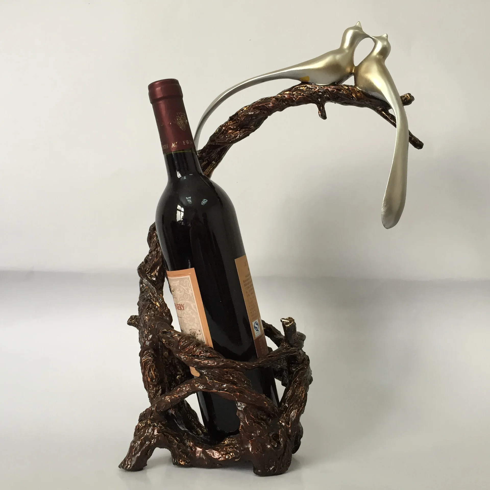 

Factory Outlet wholesale new European-style home decorations Bird's Nest wine rack resin crafts ornaments