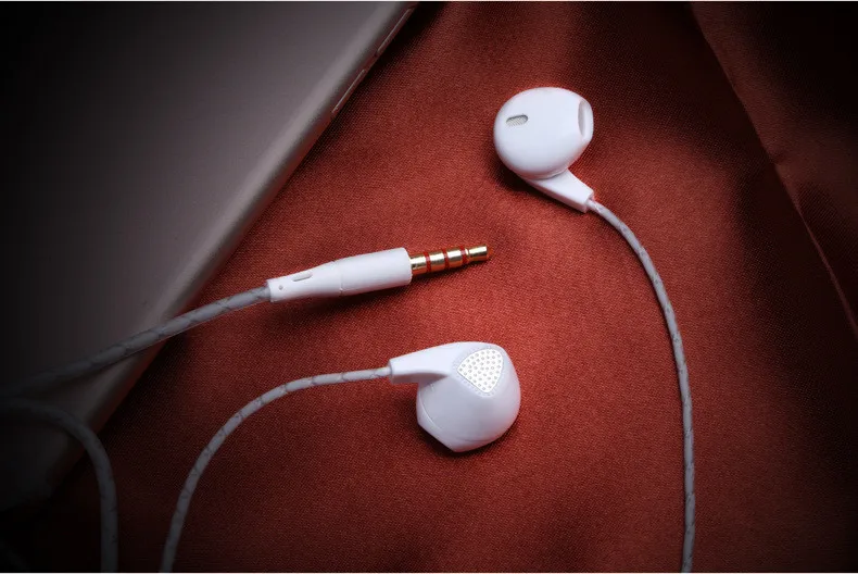 EARPHONE (30)
