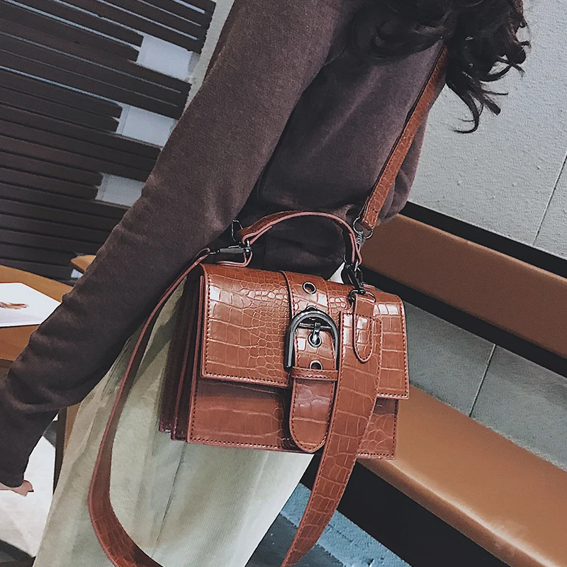 

2018 new wave Korean version of the wild Messenger shoulder shoulder crocodile texture small square bag.