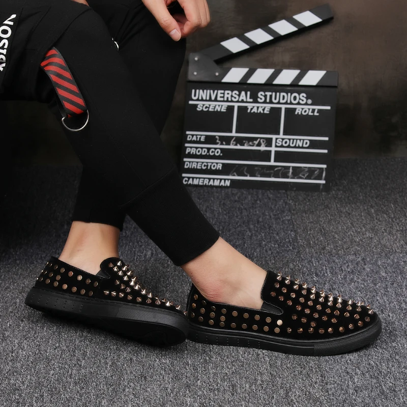 CNFIIA الذكور المتسكعون الرجال عارضة أحذية أحمر أسود الجلد المدبوغ مصمم الانزلاق على أحذية 2018 الخريف أزياء العلامة التجارية رجل أحذية تزلج الم...