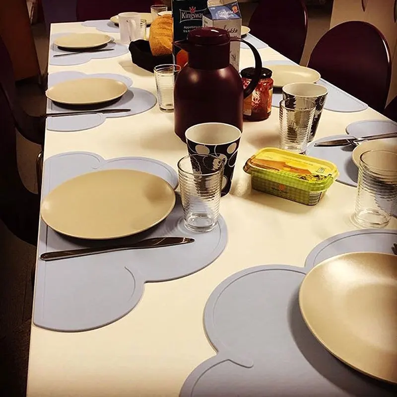 Kids Cloud shape Silicone Insulation Kitchen Placemats Cute Placemat Pad Dining Table Mats Washable Portable Place Mat