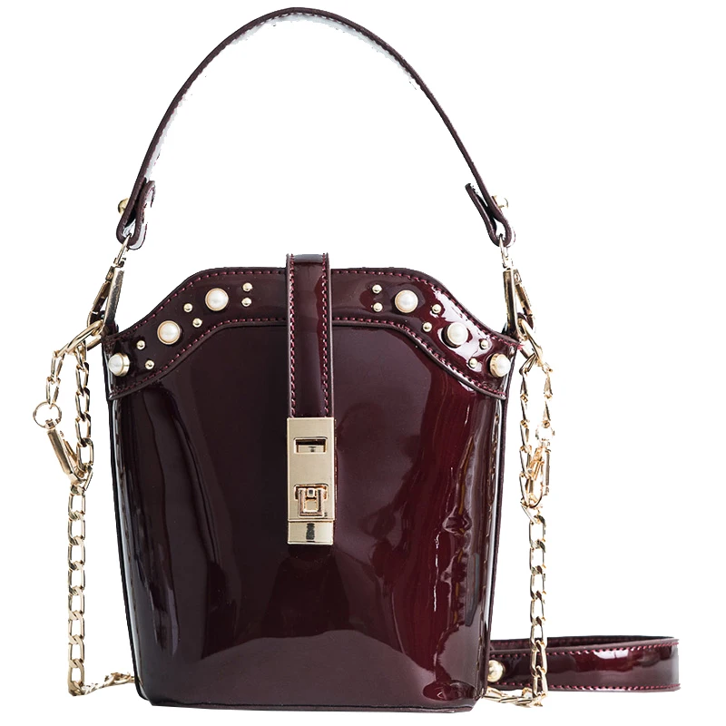 

Women Crossbody Bags Fashion Patent Leather Chains Bags Pearl Rivet Messenger Bags Ladies New Brand Bucket Handbags Bolsas