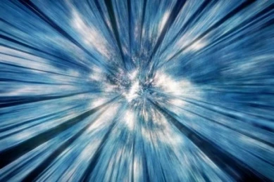 385