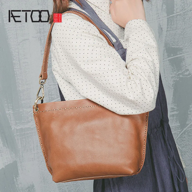 

AETOO Literary wind retro women leather shoulder Messenger bag high-end custom first layer of leather handbags