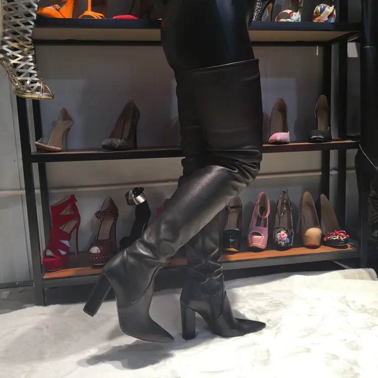 Женские зимние сапоги выше колена; сапоги на высоком квадратном каблуке с острым носком; цвет черный, коричневый; модная женская обувь; большие размеры США 5-15