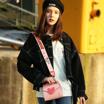 

Original Design Pink Heart Shoulder Bags Wide Shoulder Strap Small Flap Bags 2018 Summer Cute Sweet Lady Crossbody Bags