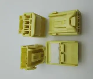 

Automotive Connectors 7283-7497-70