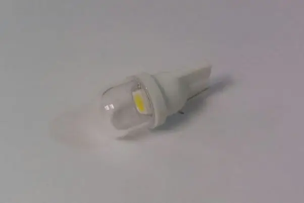 

newest Free shipping ,T10 194 #555 1 SMD 5050,LED bulb DC6.3v For pinball LED lights with clear cap headgear hat game 6v
