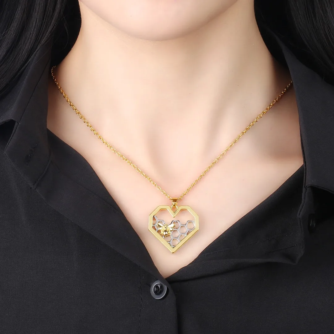 Men's Bee Chain Pendant Necklace Shellhard Classic Heart Hollow Honeycomb Honeybee Necklaces Fashion Jewelry Gift