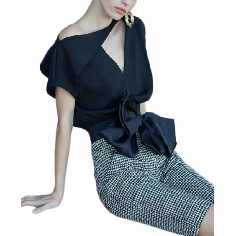 

Runway Designer Women Two Piece Set Skirts Suit Summer Sexy Black Bowknot Holllow Out Shirt Tops + Plaid Bodycon Skirts Set